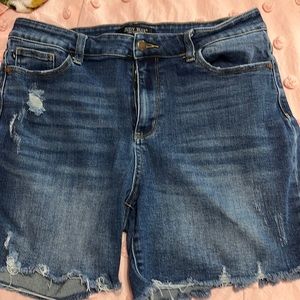 Lightly distressed Judy Blue shorts
